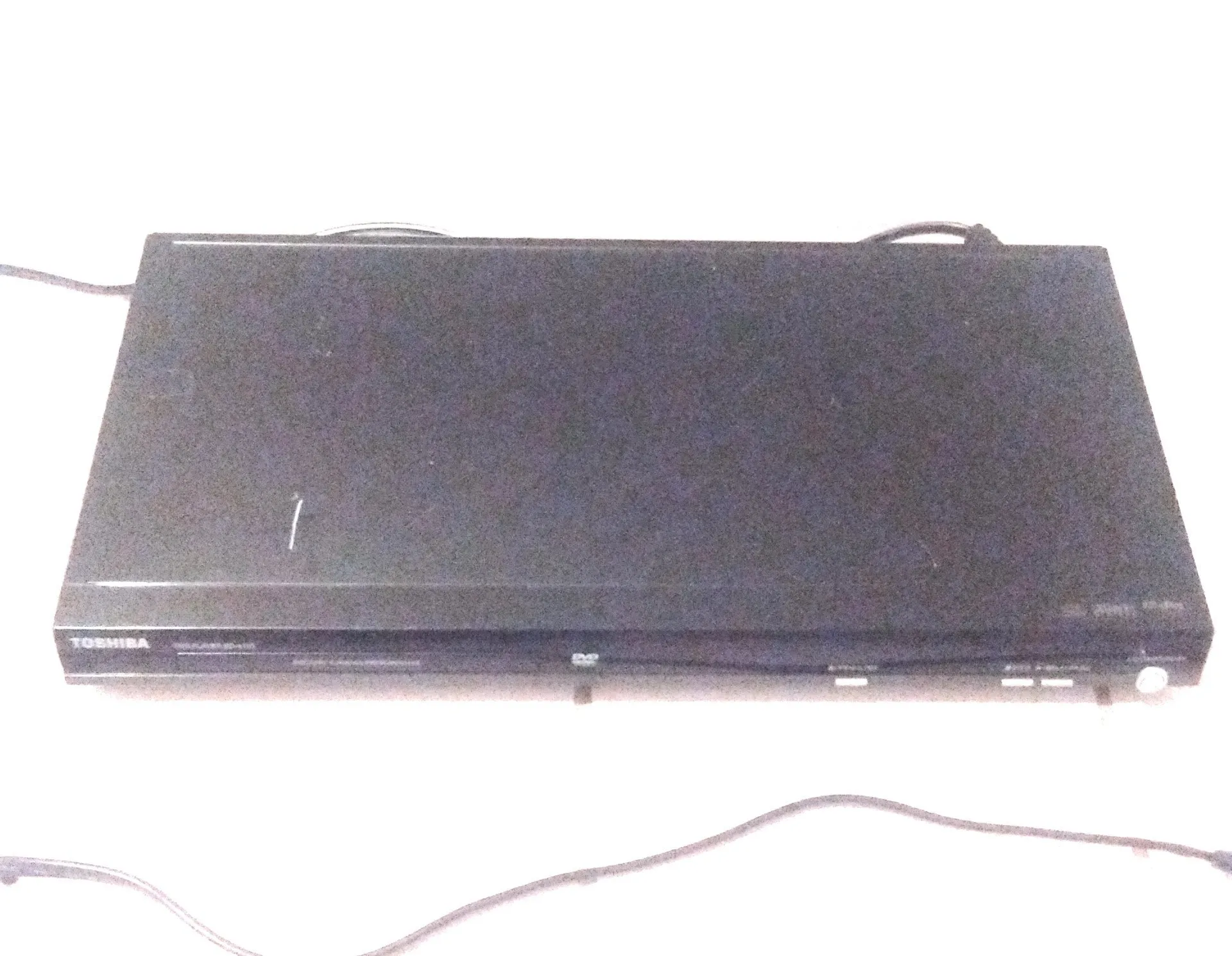 Toshiba SD4100 Single Disc DVD Player with Progressive Scan and Multiformat Playback